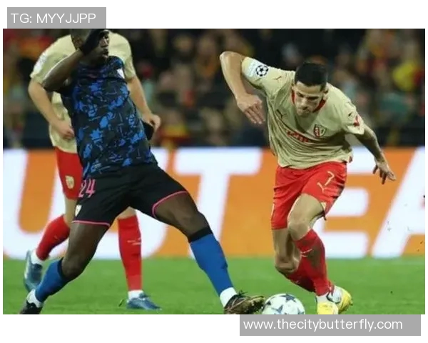 塞维利亚后卫受伤半年，球队紧急启动引援计划，市场动向备受瞩目